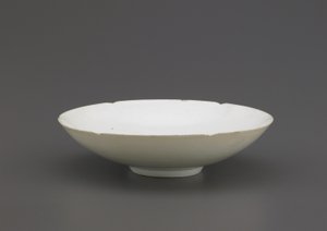 Bowl with incised decoration
