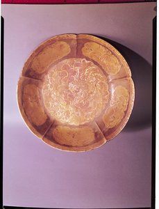 Engraved dish, Tang dynasty