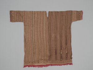Sleeved tunic by Culture Chimu