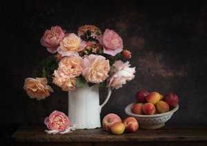 Elegant Roses and Peaches