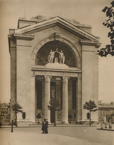 Bush House, An American Addition to Post-War London by Donald McLeish