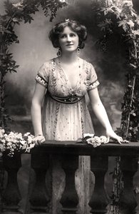 Nina Sevening, actress