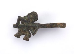 Garment hook by Eastern Zhou Dynasty Chinese School
