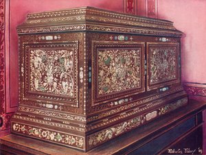 Inlaid Jewel Casket of Walnut Wood