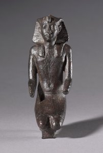 Statuette of Kneeling King