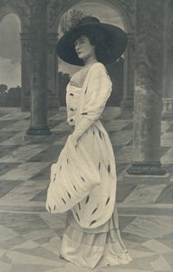 Ermine Wrap, made with Ermine both sides, with large Muff to match, also made in Squirrel by English Photographer