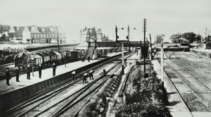 Grove Park Station: exterior and platforms