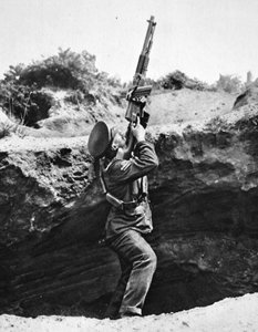 Using a Hotchkiss Automatic Rifle from a Shell-Hole: An Unexpected Attack
