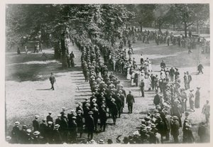 Volunteers in Temple Gardens