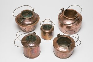 Glue pots or kettles