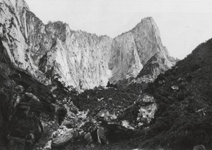 Hua shan, Shensi, The cylinder of the Mount of the 5 Peaks, Middle and Western Peak by Ernst Boerschmann