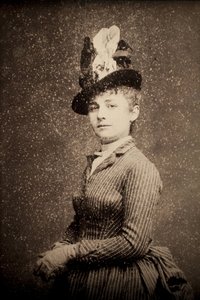 Camille Claudel. Photographic portrait around 1886, by Etienne Carjat. Withdrawal. Musee des Beaux Arts de Poitiers