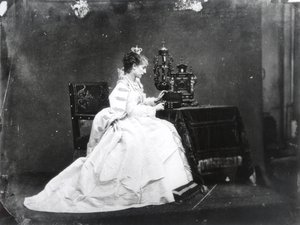 Sarah Bernhardt in the role of Marie de Neubourg in 