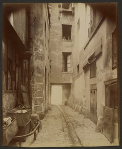 Old Courtyard, 22 Rue Quincampoix (4th)