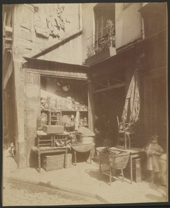 Antique Dealer, A Corner of Beaubourg Street, 8. (4)
