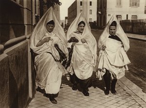 Tunis, Jewish women by European Photographer