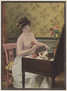 Woman before the mirror
