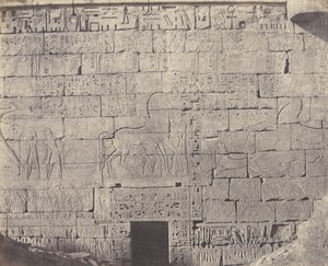 Médinet-Abou Thèbes, Constructions Postérieures - Fragment de Sculpt by Félix Teynard