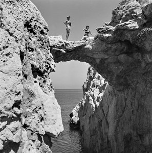 Natural Arch rocky Aspra