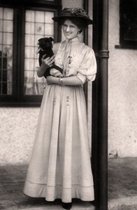 Zena Dare, English actress by Foulsham and Banfield