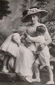 Queen Victoria of Spain with Prince Alfonso, Princess Maria Christina and Princess Beatrice, 1911 by Frank Arthur Swaine