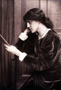 Portrait photograph of May Morris, daughter of Jane Morris by Frederick Hollyer