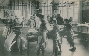 Drawing class in a school of art, France. Postcard sent in 1913