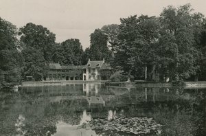 Queens House by French Photographer
