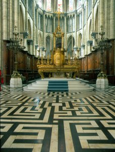 Cathedrale de Saint Omer (North 59): Altar and maze by French School