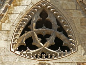 Rosette trefoil on the west façade