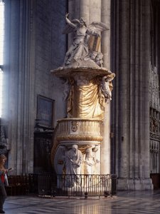 Statue in the Cathedrale of Amiens (80) by French School