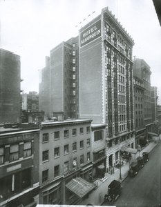 Hotel Algonquin, West 44th Street, New York City by G.P. Hall und Sohn