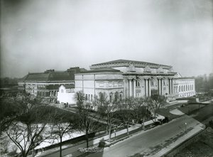 The Metropolitan Museum of Art from the southeast, New York City, 1909