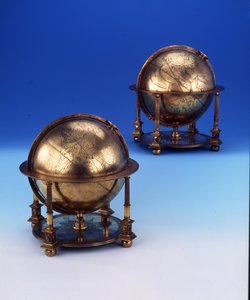 Pair of globes, terrestrial and celestial, bearing the Tughra and Latin inscription of Sultan Murad III by Gerardus Mercator
