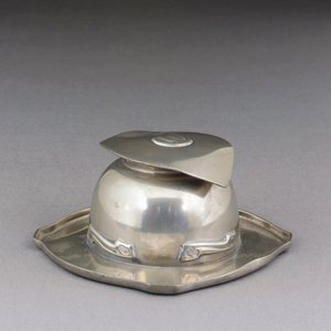 An English Pewter Inkstand by Giovanni Bigatti