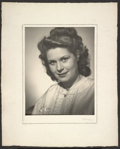 Portrait of a woman by Günther Krampf