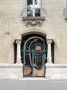 Entrance door of the Castel Beranger, built between 1895 and 1898 in the 16th arrondissement in Paris by Hector Guimard