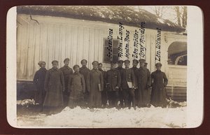 First World War: Ukraine in the years 1914-1916 during the invasion of the German army. Group of soldiers (b/w photo) by Heldenfriedhof Dsessentniki (attr. to)