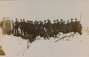 First World War: the Ukraine in the years 1914-1916 during the invasion of the German army. Group of soldiers by Heldenfriedhof Dsessentniki (attr. to)