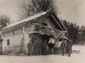 First World War: Ukraine in the years 1914-1916 during the invasion of the German army. Military front of a house by Heldenfriedhof Dsessentniki (attr. to)