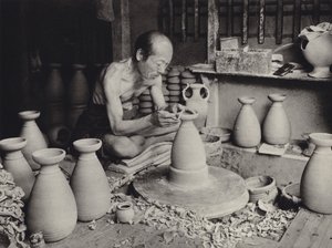 Japan in 1920s: Potter at work