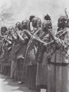 Africa: Aulad Hamid women clapping time at a dance