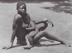 Africa: Eastern Djur, Mother and Child