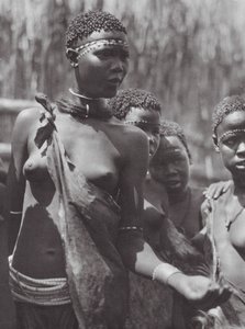 Africa: Shilluk girls