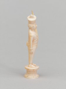 White pawn, chess piece, India, 1820 by Indian School