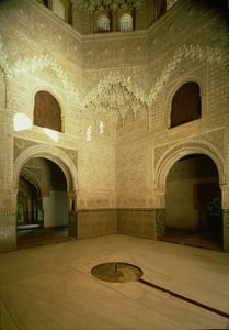 The Room of the Two Sisters (Sala de las Dos Hermanas) 14th century