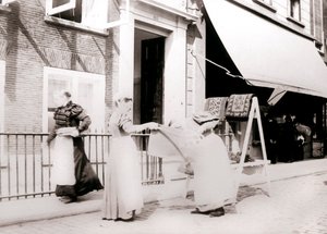 Women, Rotterdam, Netherlands, 1898