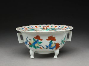 Koro bowl with a flat lid, Kakiemon related ware by Japanese School
