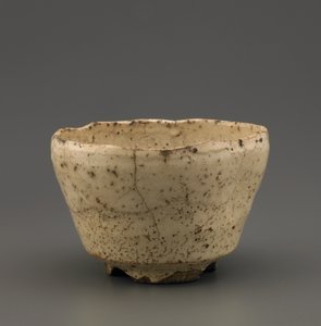 Tea bowl with notched foot, Edo period