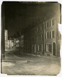 Looking down West Cedar Street where it ends and is crossed by Chestnut St, Boston, USA, c.1902-10
